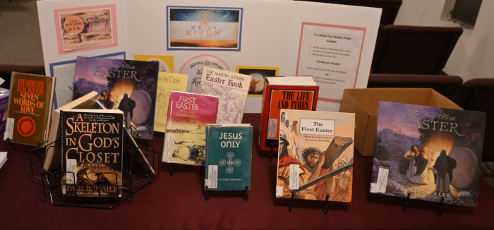 Library Display Table